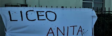 Estudiantes se tomaron liceo Anita Serrano de Talcahuano por paupérrimo estado infraestructural