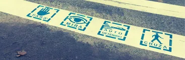 Implementan pictogramas en pasos peatonales para mejorar la autonomía y la seguridad vial de las personas con TEA en Concepción