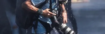 Fotoperiodista perdió la vista en el Estallido Social y debió retirar la querella contra Carabineros tras amenazas