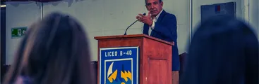 Alcalde de Penco reconoce déficit de $1000 millones en educación pero desmiente posibles despidos