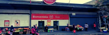 Cencosud deberá indemnizar a adulta mayor que sufrió dura caída en estacionamiento de supermercado Santa Isabel de Concepción