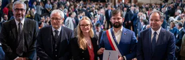 Propuesta constitucional de los partidos políticos fue entregada para plebiscitarse: Encuestas aseguran amplio voto en contra