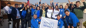 "Dignidad y justicia": Funcionarios del Ministerio de Educación realizan paro nacional por disminución de brecha salarial y la implementación de promoción laboral