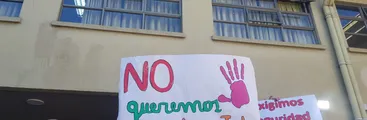 Comunidad educativa de Escuela 21 de Mayo Los Ángeles se movilizó exigiendo soluciones ante episodios de violencia