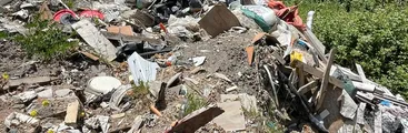 Constructoras estarían detrás de tres vertederos ilegales en Chiguayante: Situación afecta a estero Leonera
