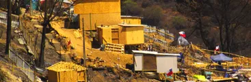 CRÓNICA| A un mes del megaincendio: El impulso de la autoconstrucción