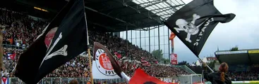 Antifascismo a primera división: St. Pauli ascendió a liga de honor del fútbol alemán