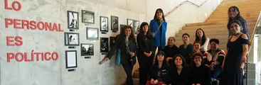 Instalación “Lo personal es político” presenta monólogos de mujeres en el Teatro Biobío