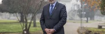 Sindicato trabajadoras/es a honorarios UBB responde saludo de rector Benito Umaña: "Con una profunda angustia, desesperanza y frustración recibimos los deseos de paz y alegría de Navidad y Año Nuevo"