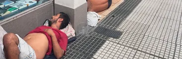 Argentina: la miseria de la gente viviendo en las calles se viraliza por redes sociales