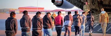 Personas deportadas, encadenadas y esposadas: Parte de las postales que dejó la nueva política migratoria de EEUU a una semana de la llegada de Donald Trump