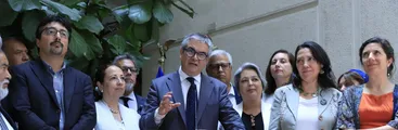 Autoridades crean clima penalizador contra el acceso a licencias médicas, mientras las denuncias por ley Karin ya son miles y una trabajadora pública se suicida luego de acusar maltrato