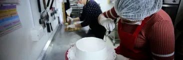 Mujeres  de la Región del Biobío destinan 2 horas más que los hombres a actividades de trabajo no remunerado