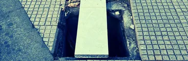 Trabajador con discapacidad visual que sufrió caída en vereda en mal estado en Concepción baraja demandar al municipio