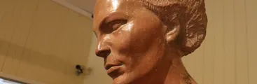 Nueva muestra temporal en Casona Museo Pedro del Río Zañartu exhibe piezas que destacan distintos patrimonios femeninos en el arte y la cultura
