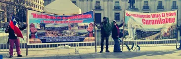 Vecinos de Curanilahue llegan hasta La Moneda para denunciar irregularidades en proceso judicial con Forestal Arauco que amenaza con desalojo