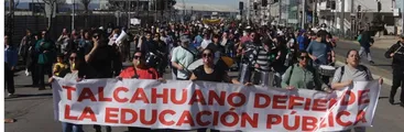 Talcahuano: Marchas, caravanas e intervenciones marcan paro indefinido de trabajadores de la educación por no pago de cotizaciones y descuentos voluntarios