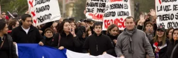 El impedimento de hacer huelga en 73 grandes empresas no contempla compensación alguna ante la pérdida de este derecho