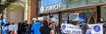 La primera de su historia: Trabajadores de Zurich cumplen 7 días en huelga exigiendo mejoras en condiciones laborales, bonificaciones y posibilidad de retiro