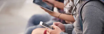 Contacto de niños, niñas y adolescentes con desconocidos en internet aumentó de 19% en 2016 a 42% en 2022 en Chile, advierte estudio