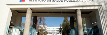 Instituto de Salud Pública: Gobierno pretende eliminar programa estratégico cuya privatización cuesta 400% más al Estado