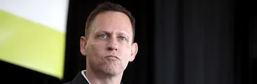 Líder tecno fascista se reunió con Kast, Kaiser y Piñera: Peter Thiel y su ruta por Chile