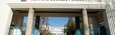 Instituto de Salud Pública: Gobierno pretende eliminar programa estratégico cuya privatización cuesta 400% más al Estado