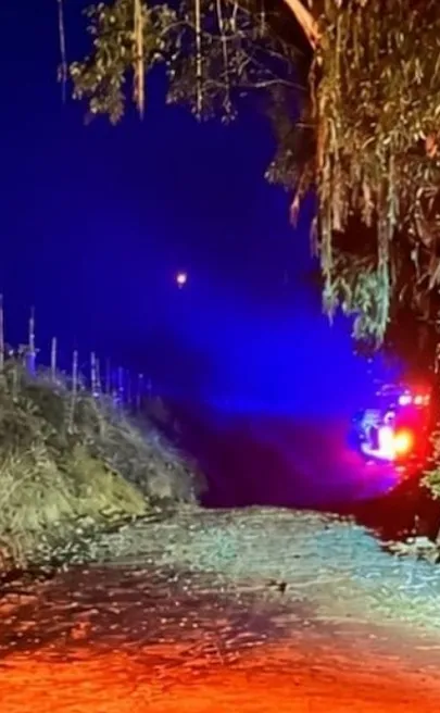 Trabajador de empresa contratista de CGE permanece desaparecido tras ser arrastrado por estero en Curepto
