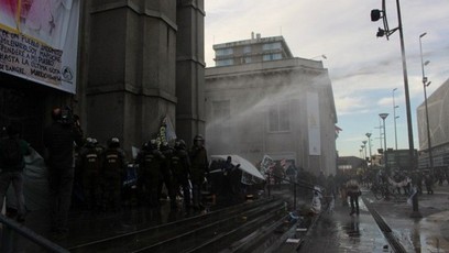 Ante represión en toma de Catedral de Concepción llaman a seguir manifestándose por los huelguistas mapuche