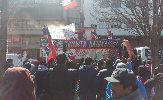 Pescadores artesanales de Lebu protestan en Concepción exigiendo declarar a la reineta como altamente migratoria