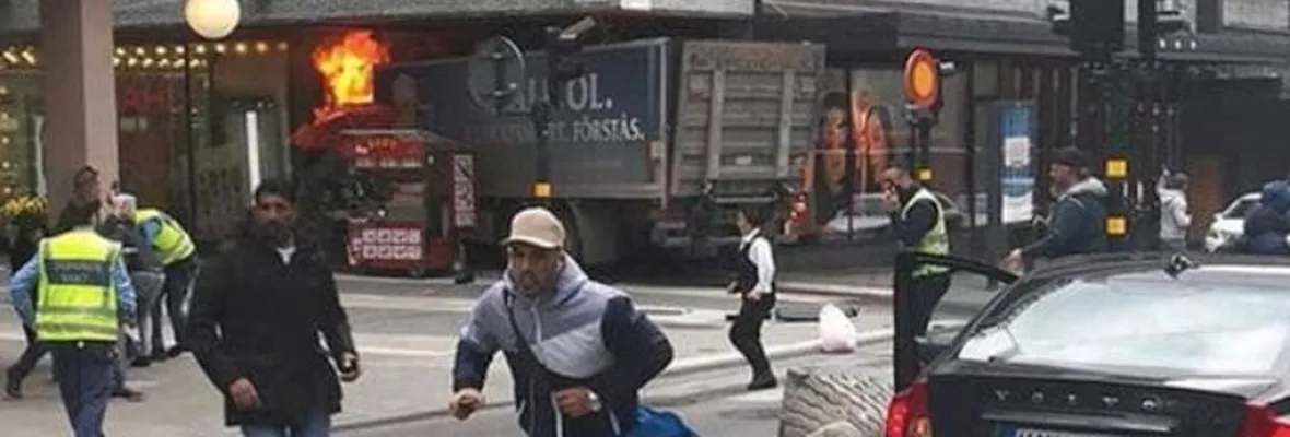 Atentado terrorista en Estocolmo: un camión embiste a una multitud