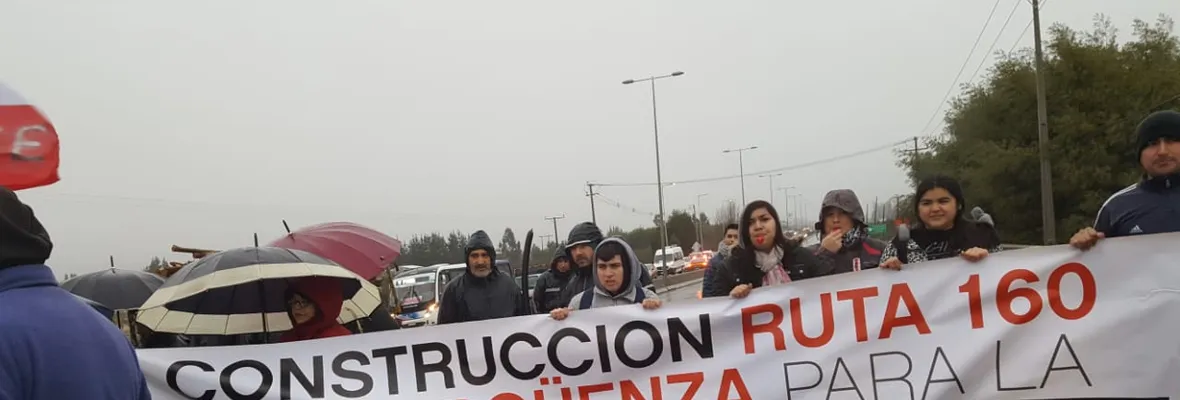 Vecinos de Arauco cortan la Ruta 160 protestando contra alza del peaje