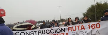 Vecinos de Arauco cortan la Ruta 160 protestando contra alza del peaje