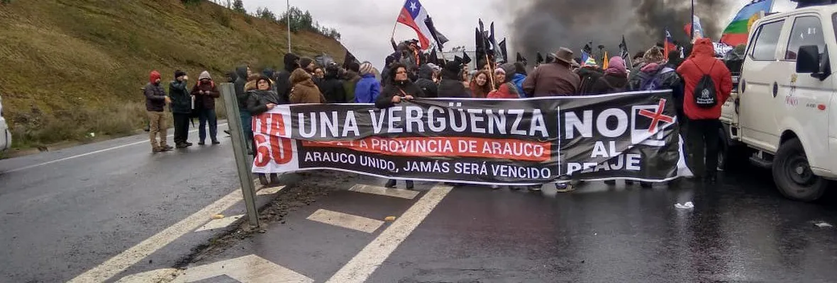 Organizaciones sociales de Arauco cortan la ruta 160 protestando contra el alza del peaje