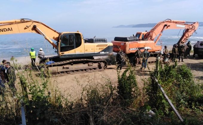 Municipio de Tomé y Carabineros desalojan violentamente caleta de pescadores Los Tres Pinos