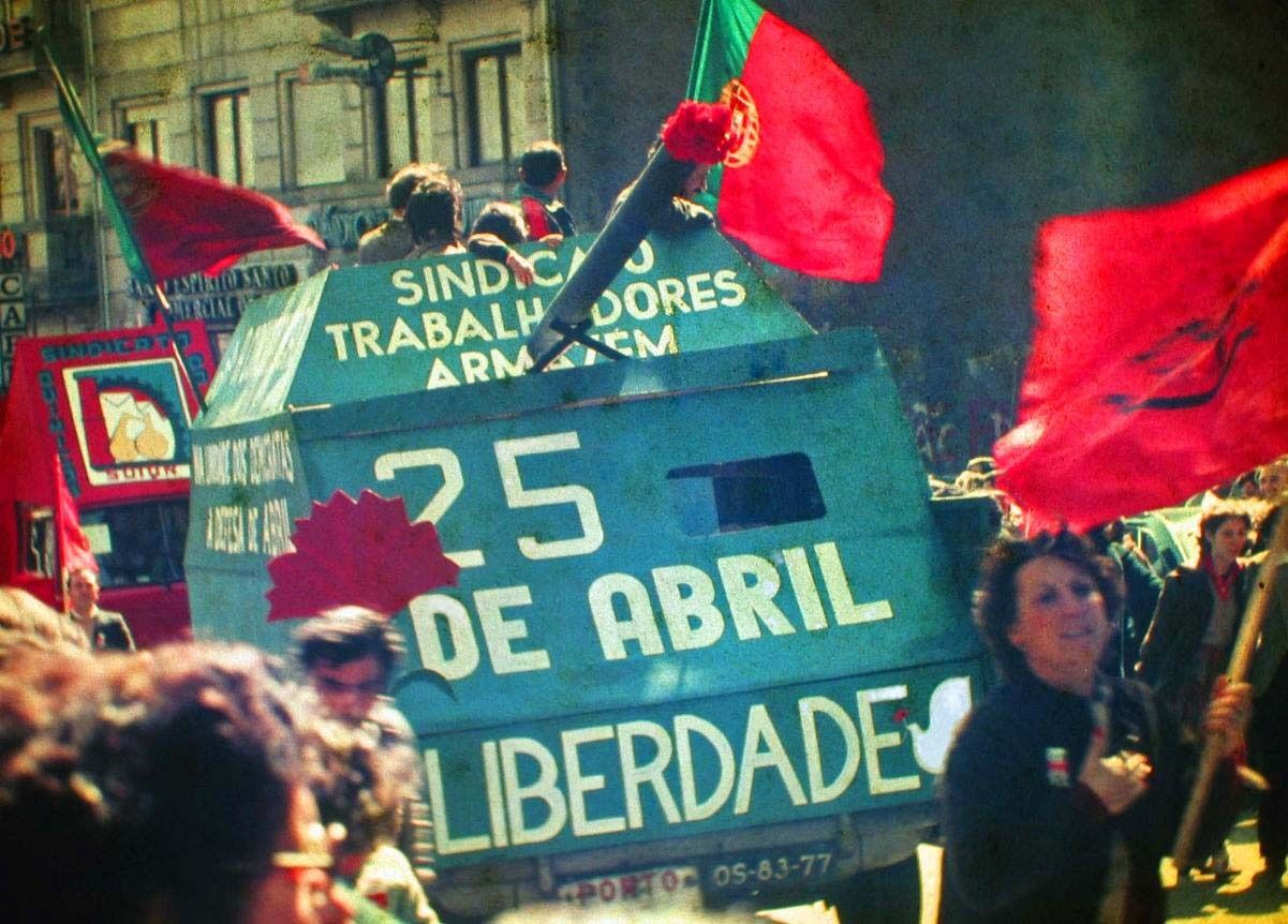25 de abril Revolución de los claveles Portugal