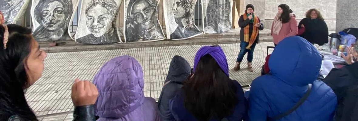 50 años, 50 mujeres: Agrupaciones feministas se manifestaron en Concepción a días del 11 de septiembre