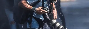 Fotoperiodista perdió la vista en el Estallido Social y debió retirar la querella contra Carabineros tras amenazas