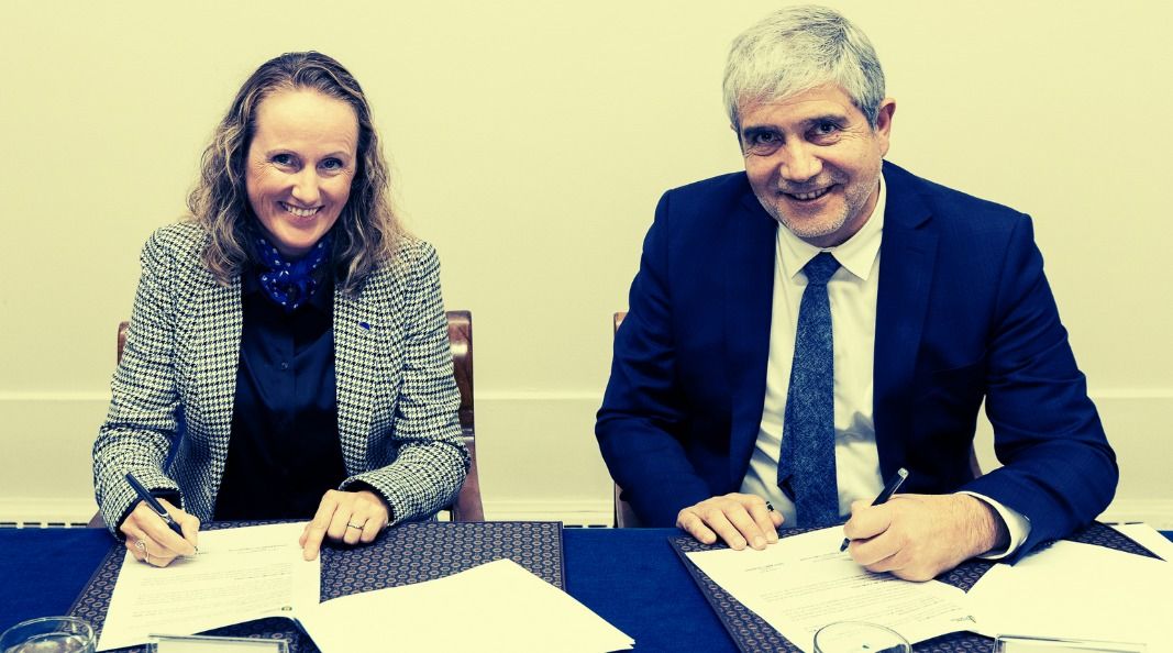 Firmado antes del plan por cierre de Huachipato_convenio entre la U. de Concepción y empresa noruega incluye evaluar posibilidad de instalar eólicas en el mar del Biobío