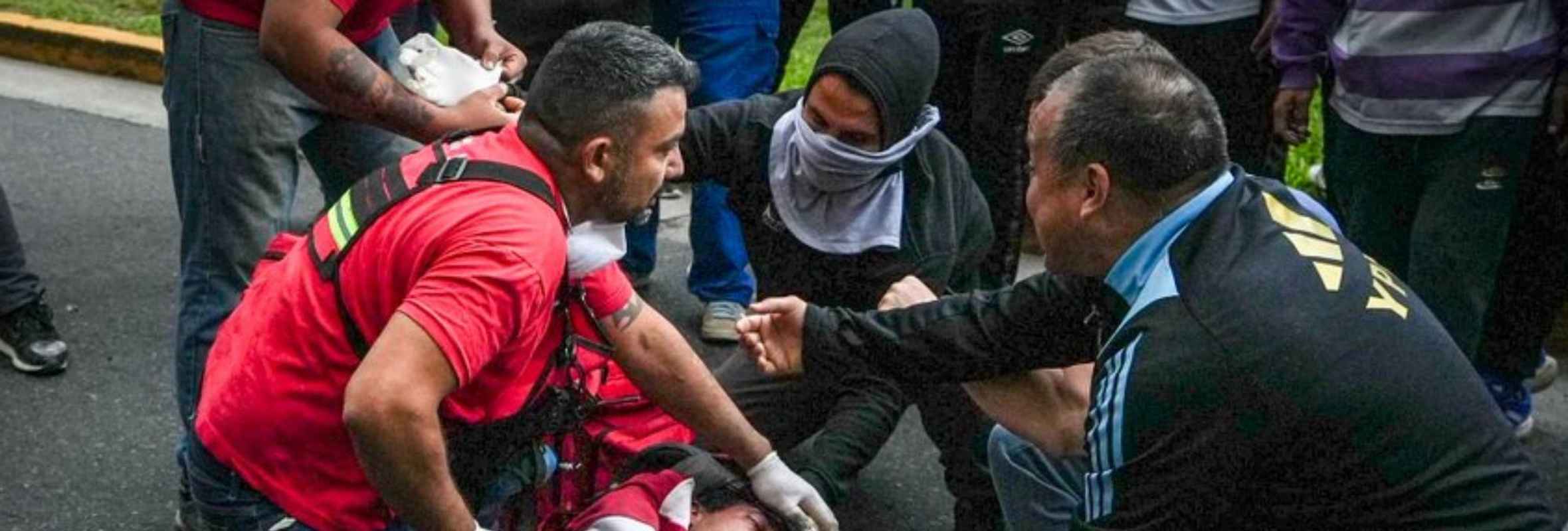 brutalidad-policial-a-la-chilena-milei-reprime-violentamente-manifestacion-de-jubilados-2360x800.40.jpg